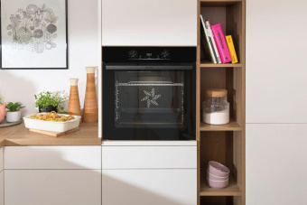 Духовой шкаф электрический Gorenje BO6735E02BK черный