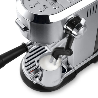 Кофеварка рожковая DeLonghi EC950.M 1450Вт серебристый