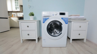 Cтиральная машина Indesit BWE 81282 L
